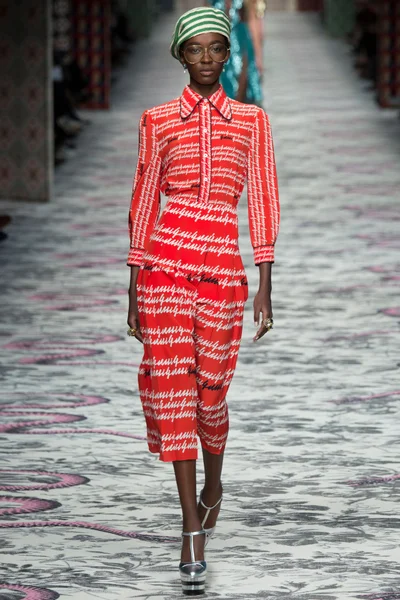 Look 8